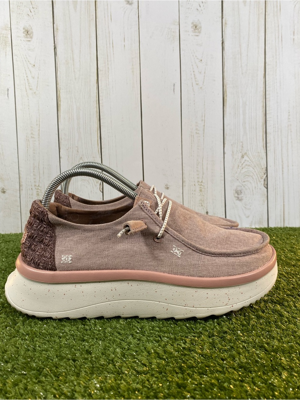 Hey Dude Wendy Peak Chambray Platform Shoes Women Size 10 Mauve Slip On Comfort - Picture 1 of 16